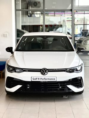 Volkswagen Golf: giao xe đầu 2026, có trả góp.